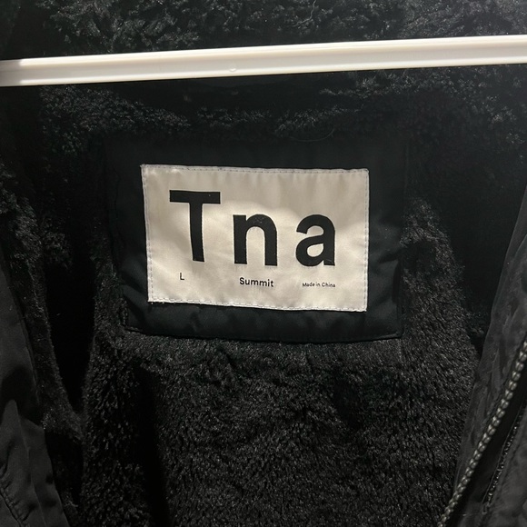 COPY - TNA Summit Parka - Picture 5 of 9